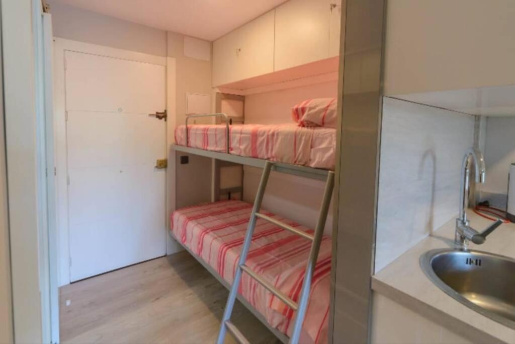 Apartamento 215. Primera Linea De Playa. Benalmadena Luaran gambar